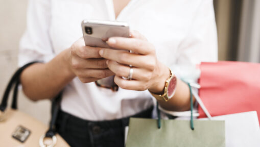 M-commerce rośnie w siłę. Dlaczego aplikacje mobilne stają się fundamentem sprzedaży online?