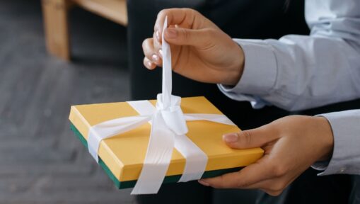 Zadbaj o wizerunek firmy – eleganckie prezenty firmowe jako element brandingu B2B